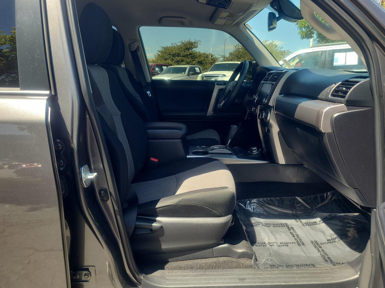 Used 2020 Toyota 4Runner SR5 AWD/4WD image 19