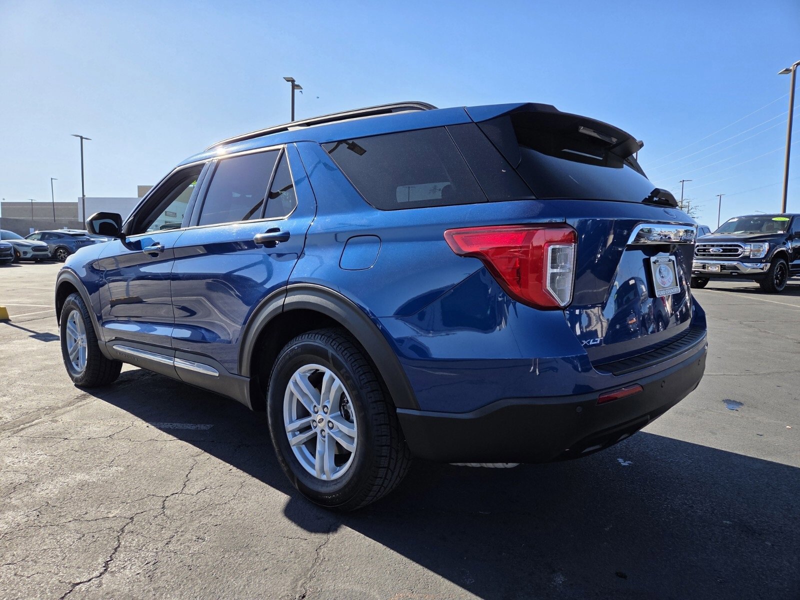 Certified 2023 Ford Explorer XLT image 3