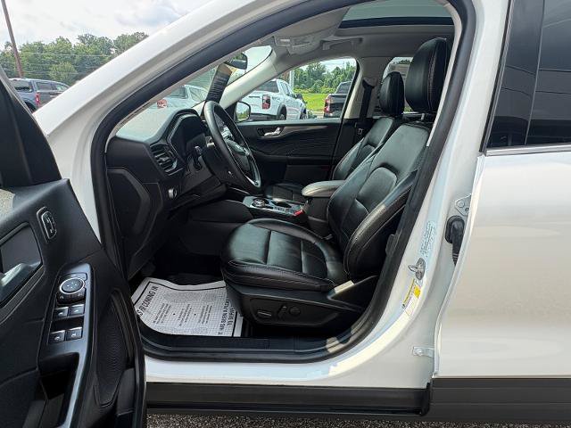 Certified 2022 Ford Escape Titanium w/ Class II Trailer Tow Package AWD/4WD image 12
