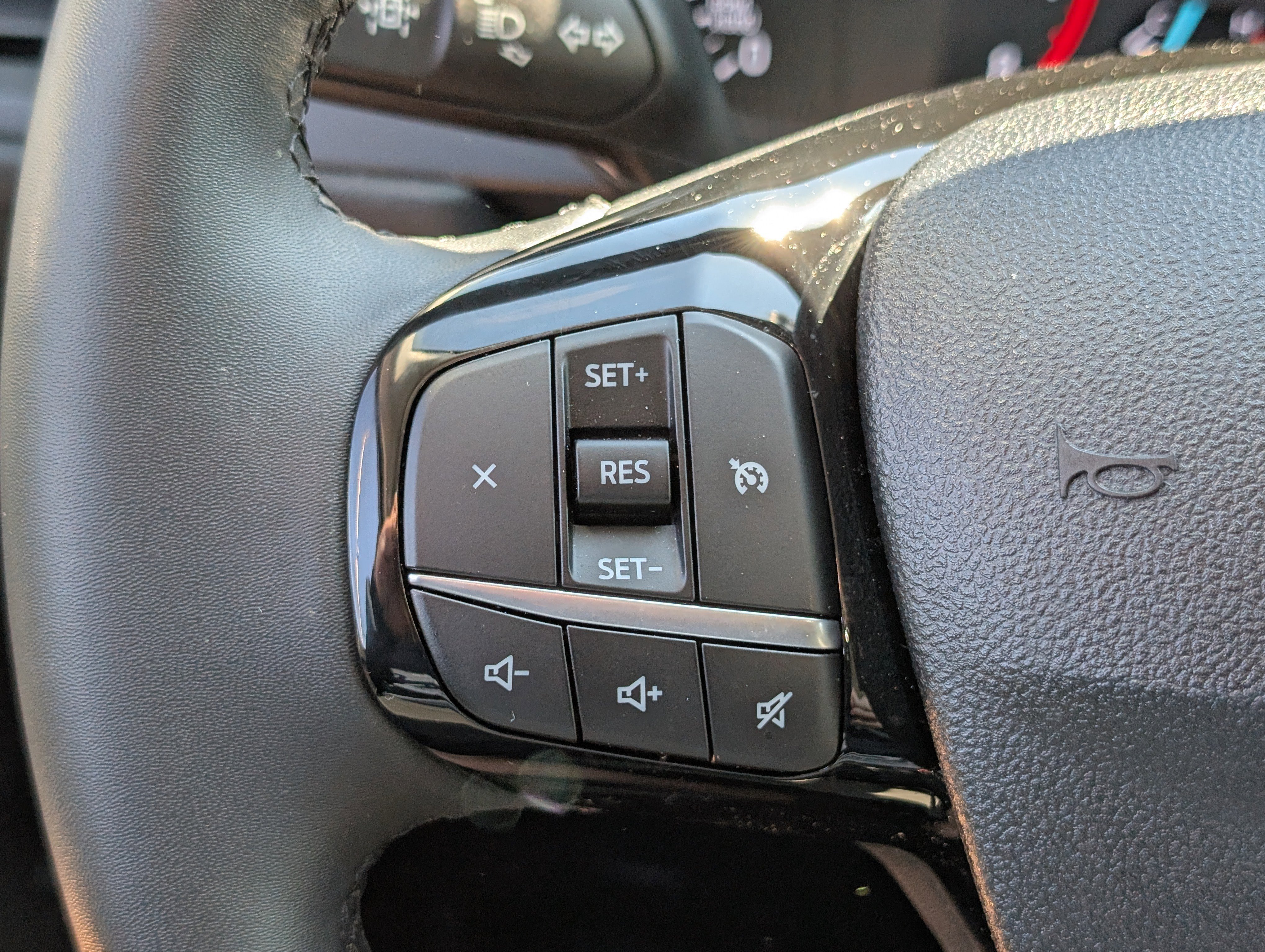 Certified 2022 Ford Escape SE w/ SE Sport Appearance Package FWD image 23