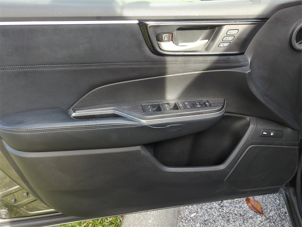 Used 2018 Honda Clarity Touring image 16