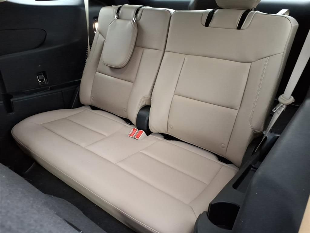 Certified 2022 Ford Explorer XLT w/ Equipment Group 202A image 9