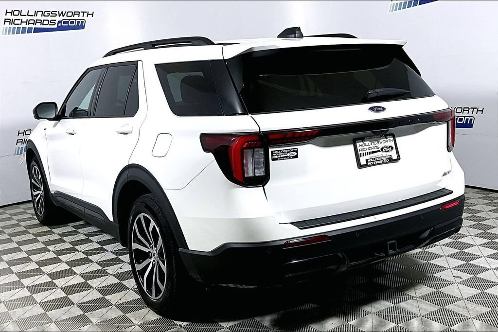 Certified 2025 Ford Explorer ST-Line AWD/4WD image 8