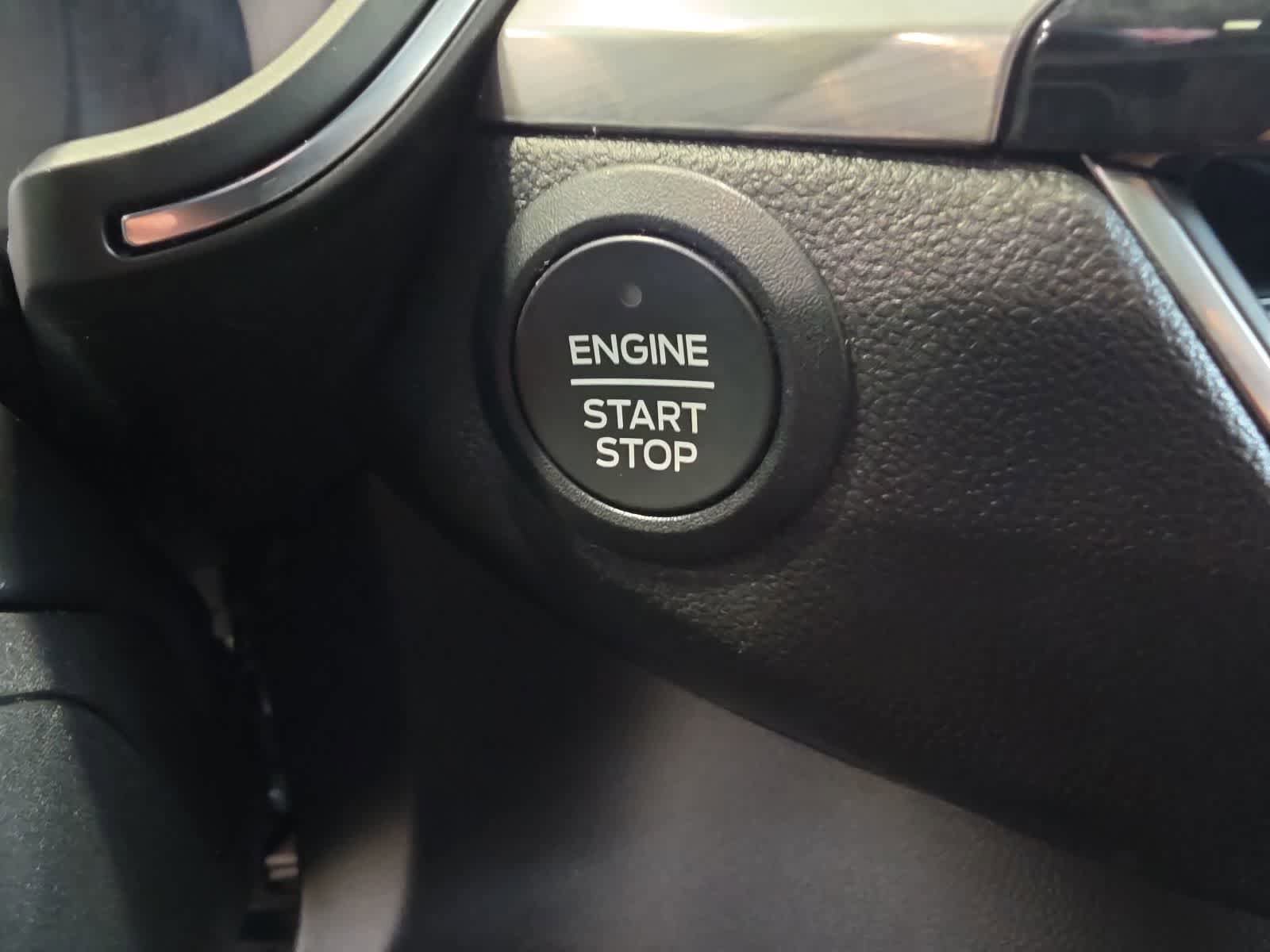 Certified 2021 Ford Escape Titanium FWD image 23