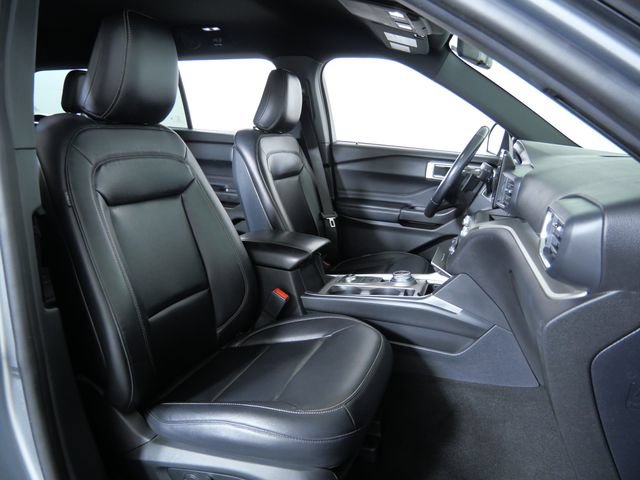 Certified 2020 Ford Explorer XLT w/ Equipment Group 202A AWD/4WD image 13
