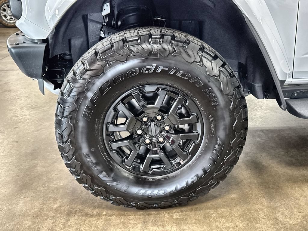 Certified 2025 Ford Bronco Raptor w/ Interior Carbon Fiber Pack AWD/4WD image 32