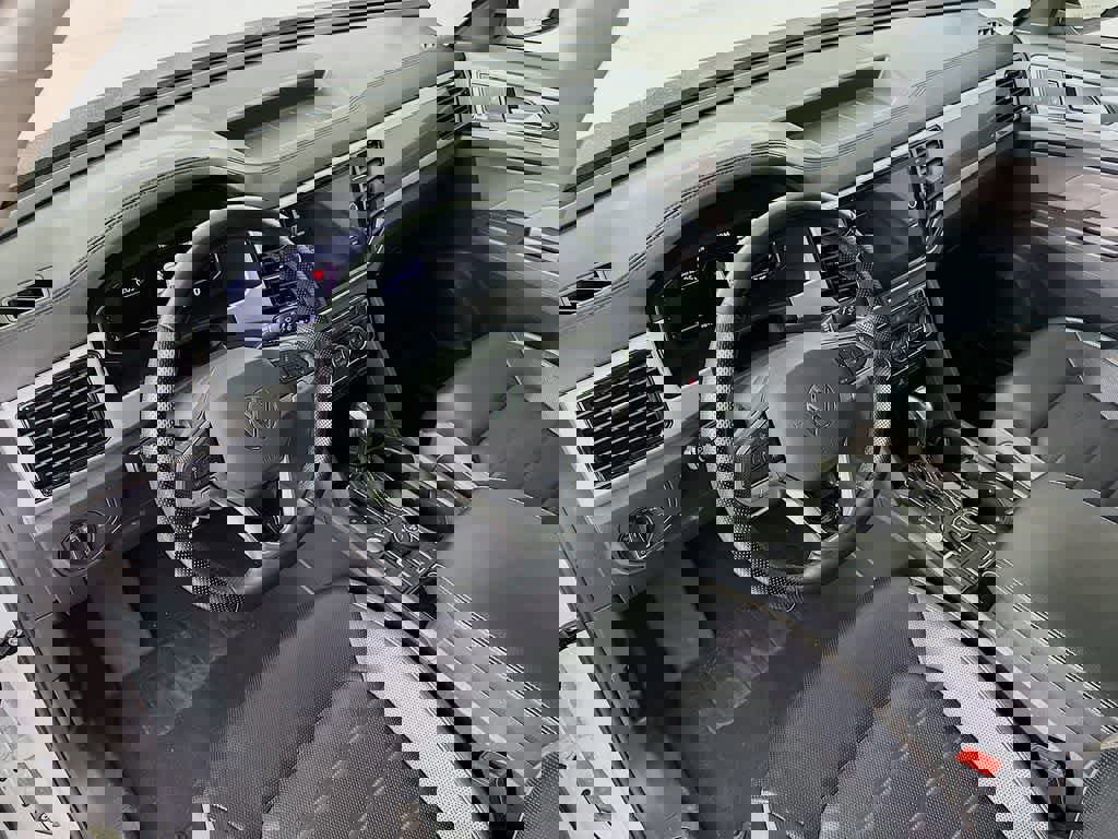 Used 2022 Volkswagen Atlas SEL Premium image 9