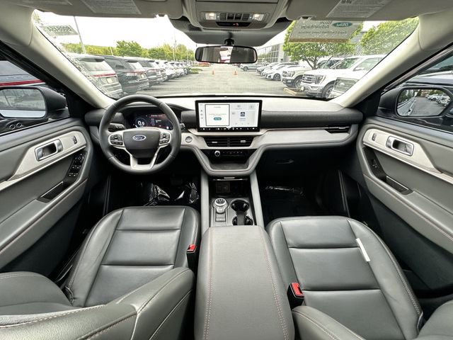 Certified 2025 Ford Explorer Active w/ Active Comfort Package AWD/4WD image 16