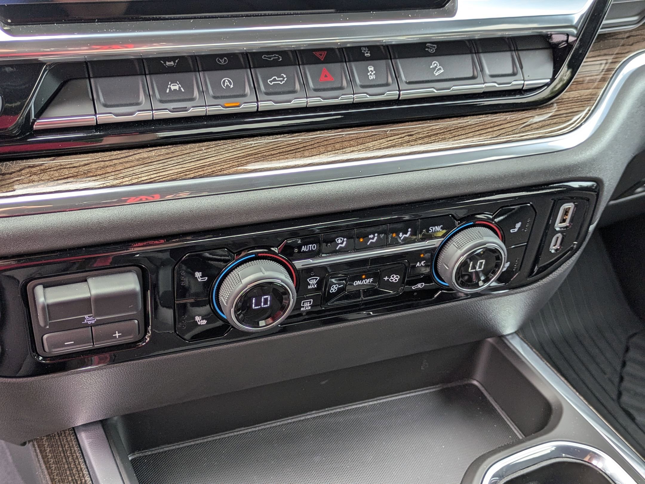 Used 2024 Chevrolet Silverado 1500 RST image 25