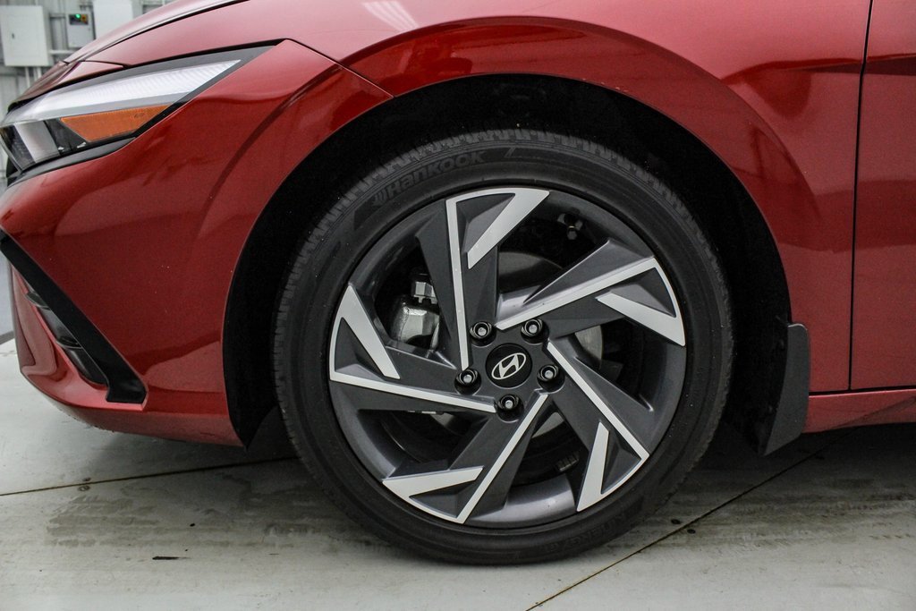 Used 2025 Hyundai Elantra SEL image 10