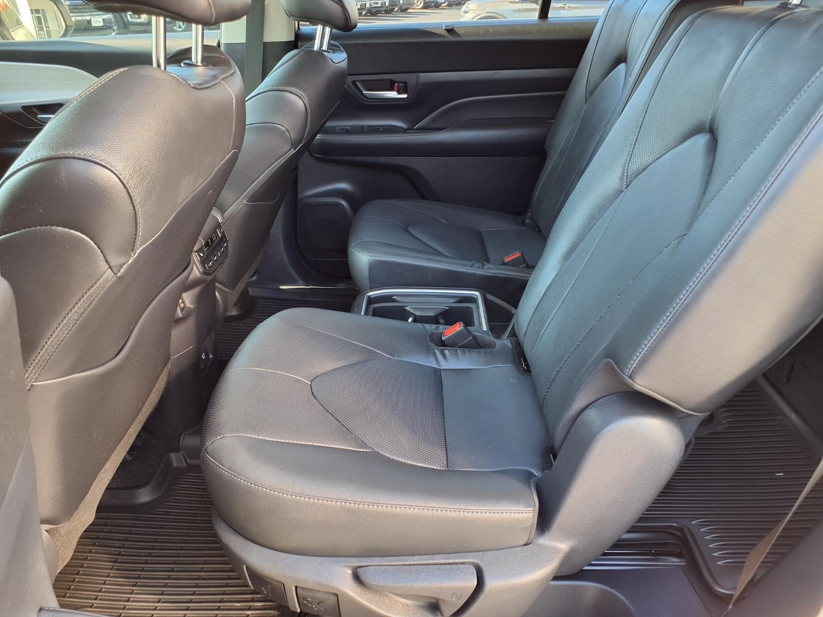 Used 2024 Toyota Grand Highlander FWD image 11