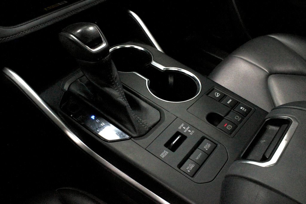 Used 2023 Toyota Highlander AWD image 29