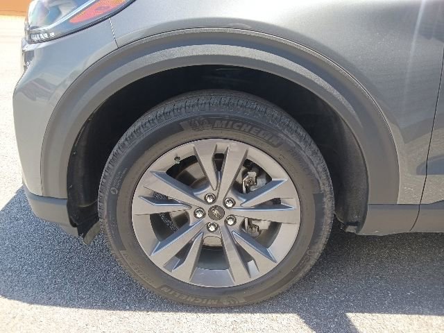 Certified 2025 Ford Explorer Active w/ Active Comfort Package AWD/4WD image 10