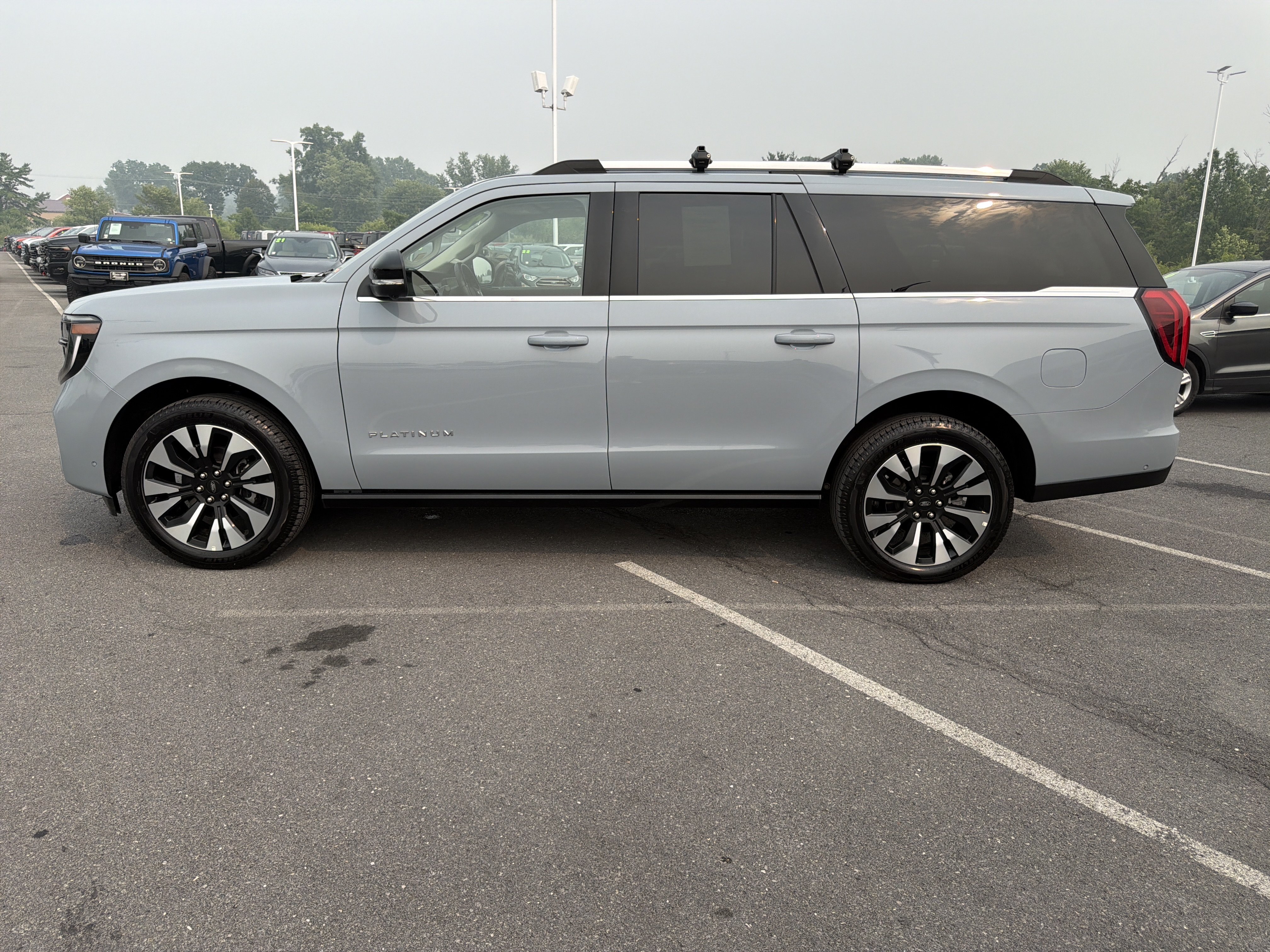 Certified 2025 Ford Expedition Max Platinum w/ Driver's Package AWD/4WD image 7