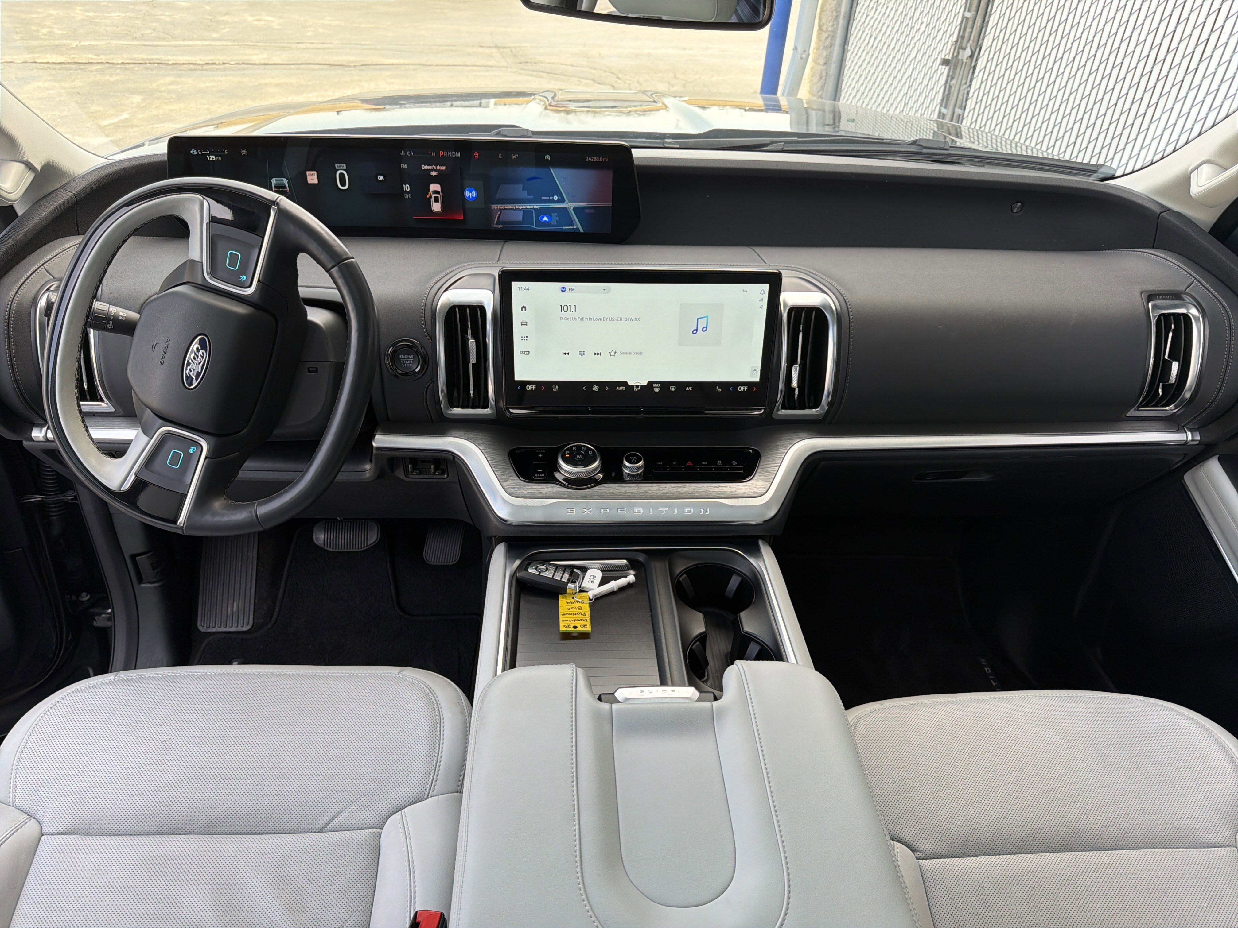 Certified 2025 Ford Expedition Platinum w/ Driver's Package image 32