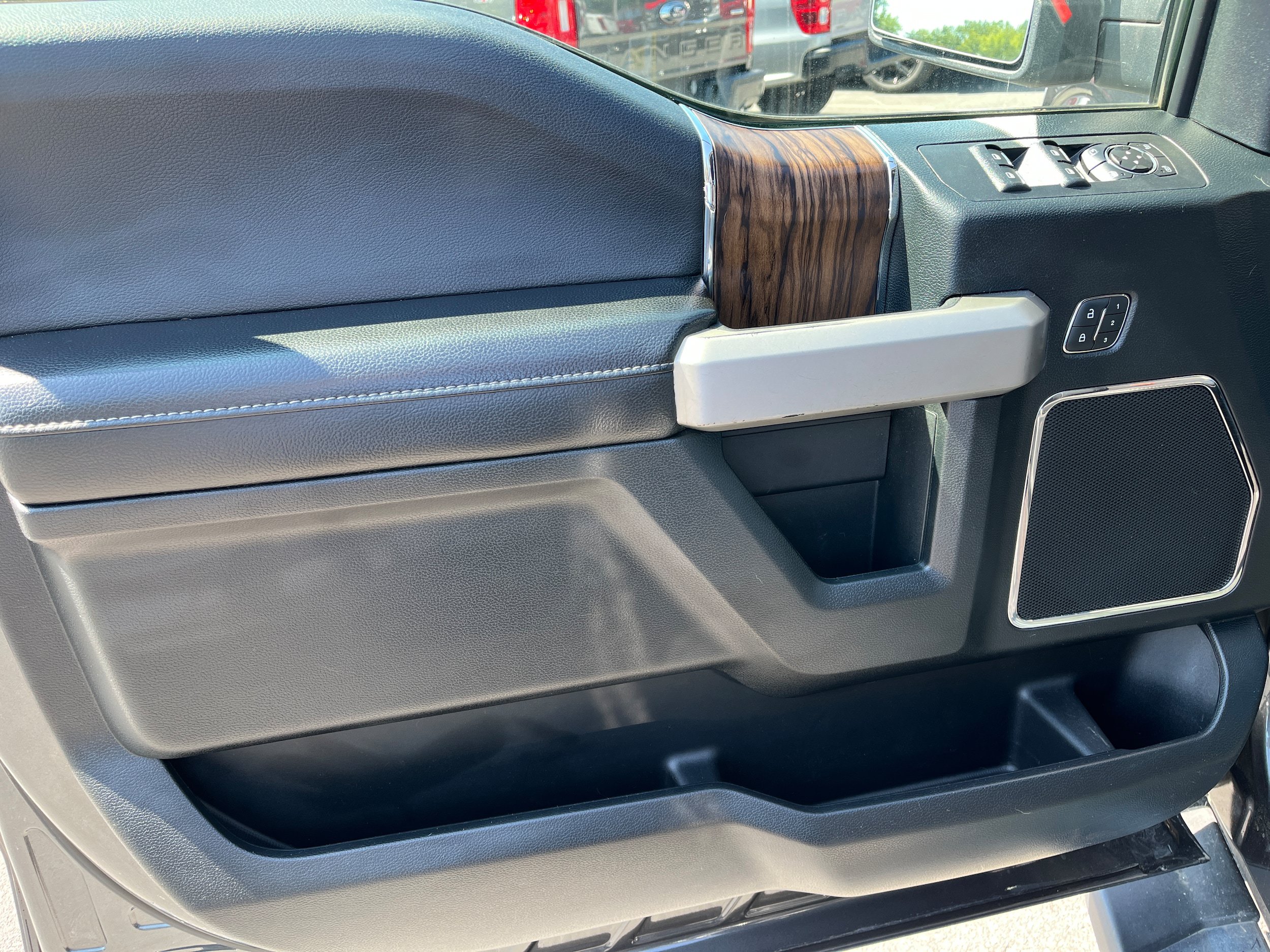 Certified 2019 Ford F150 Lariat w/ Trailer Tow Package AWD/4WD image 16