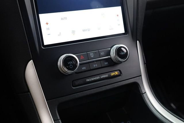 Certified 2024 Ford Edge SEL image 12