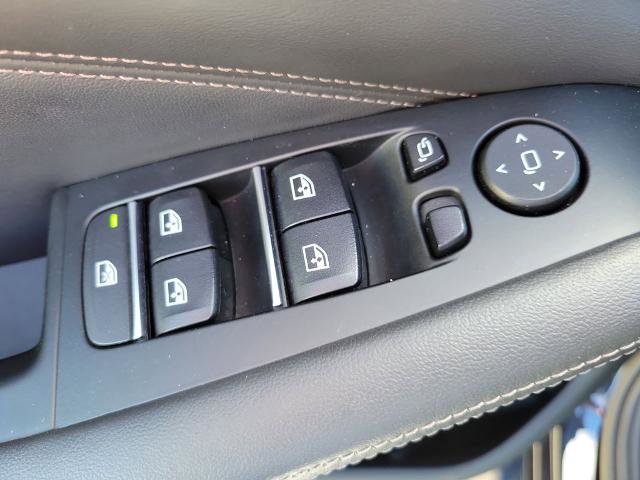 Used 2021 BMW X5 M50i w/ Executive Package image 25