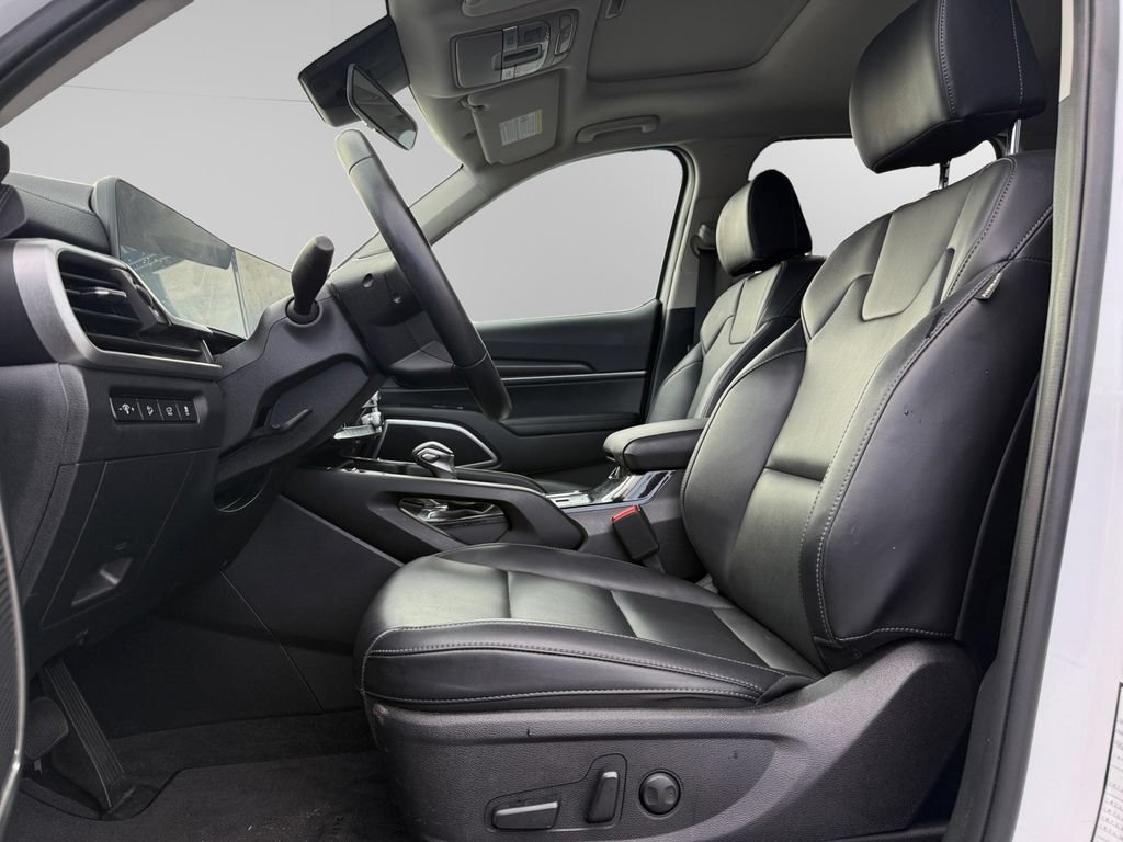 Used 2025 Kia Telluride S FWD image 9