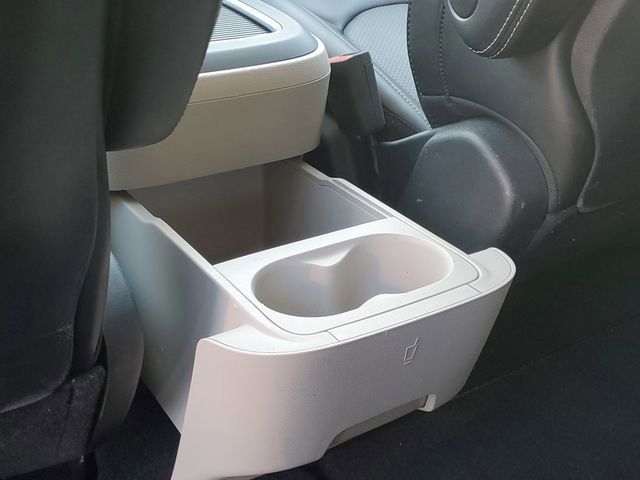 Used 2024 Chrysler Pacifica Touring-L image 14