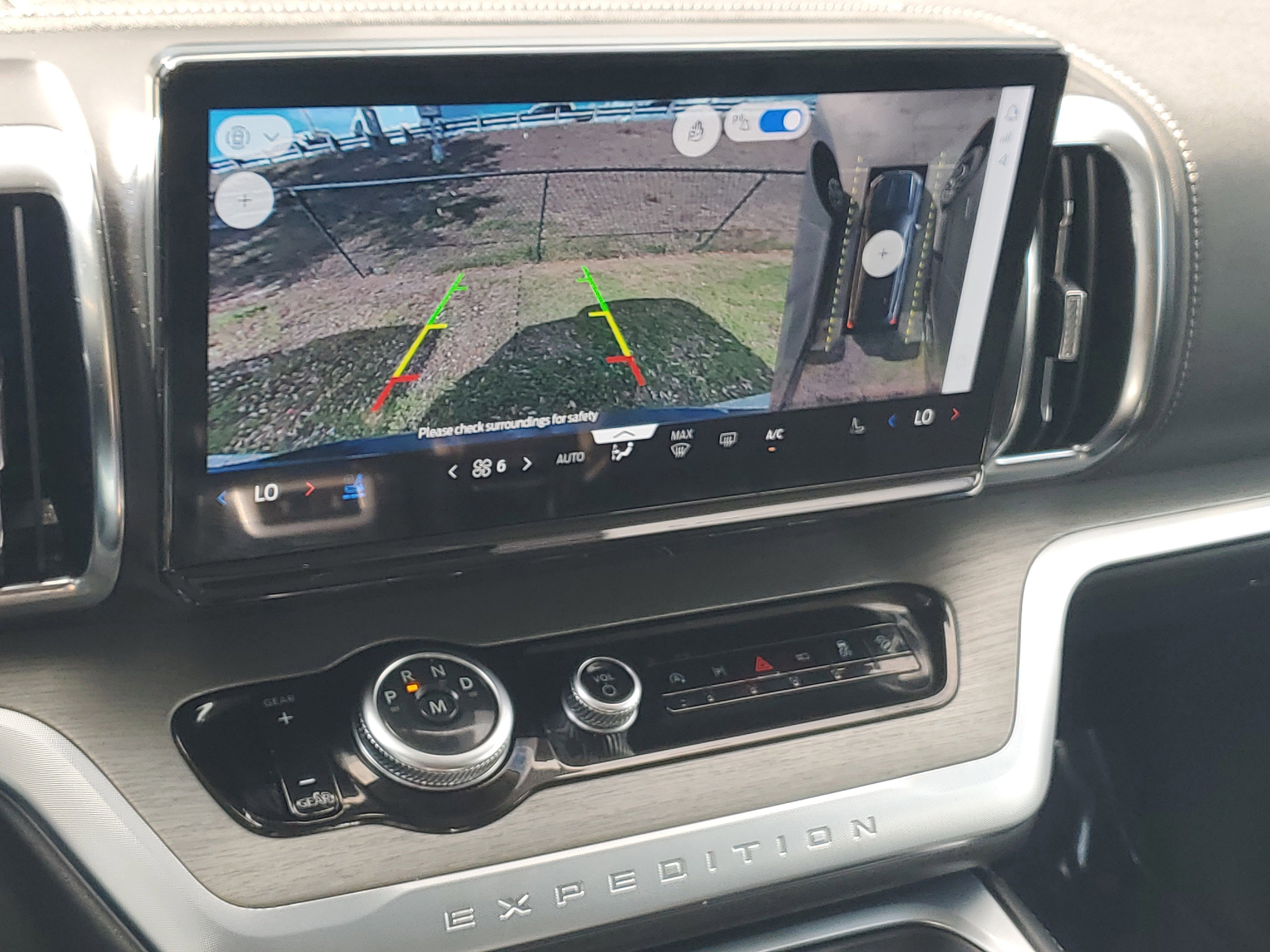 Certified 2025 Ford Expedition Max Platinum image 27