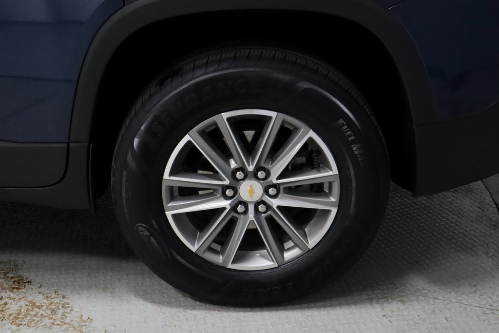 Used 2023 Chevrolet Traverse LT image 18