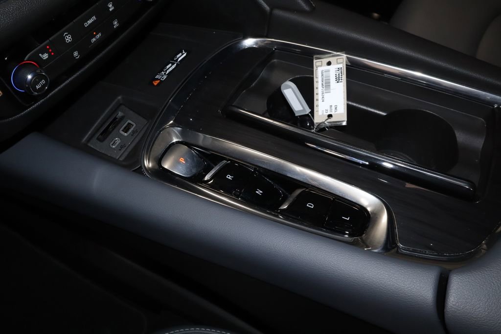 Used 2023 Buick Enclave Essence FWD image 32