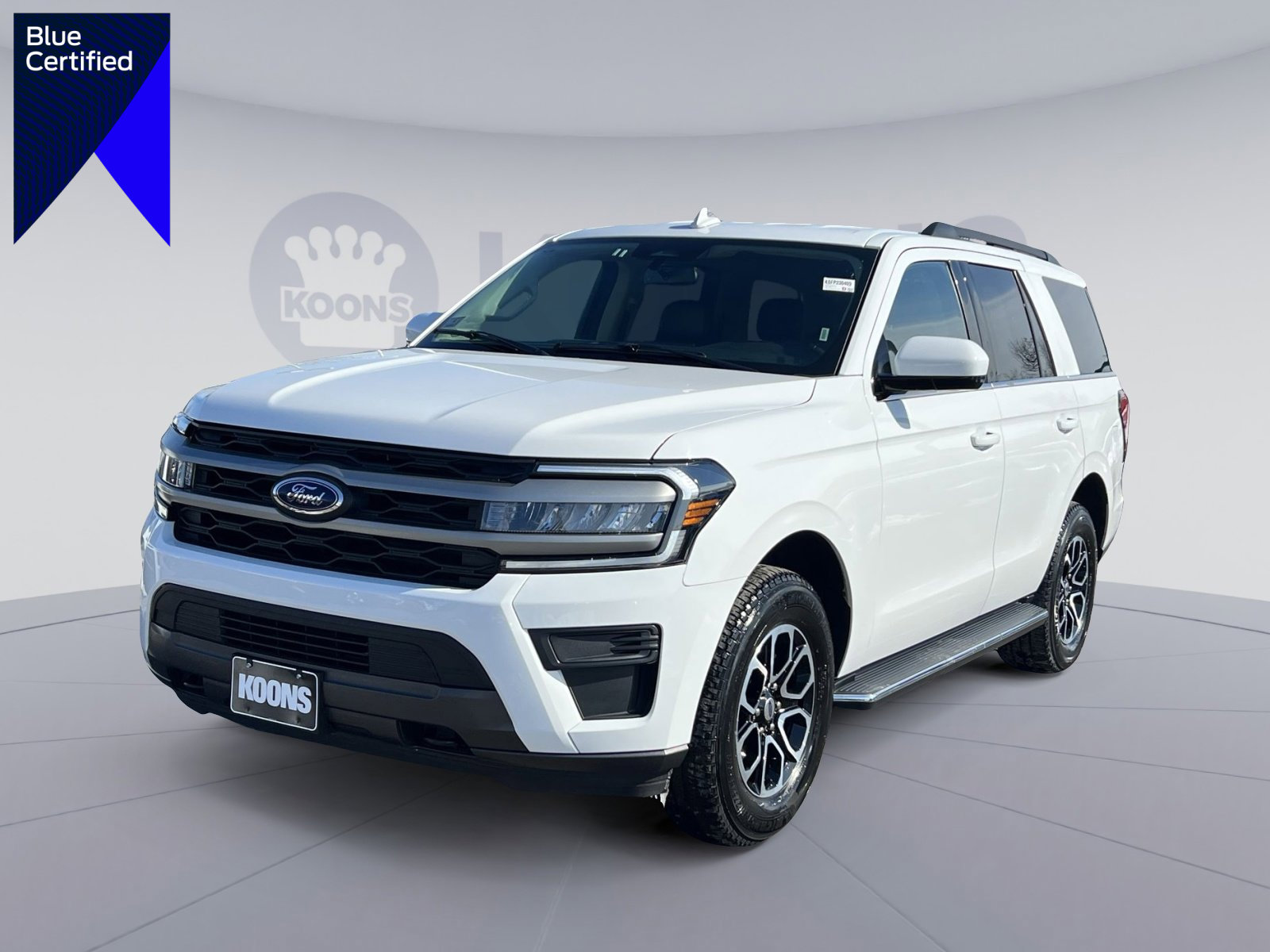 Certified 2023 Ford Expedition XLT image 1