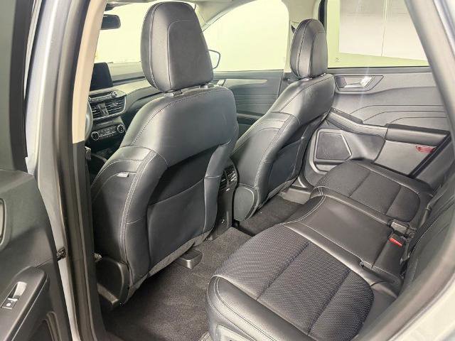 Certified 2022 Ford Escape Titanium AWD/4WD image 13