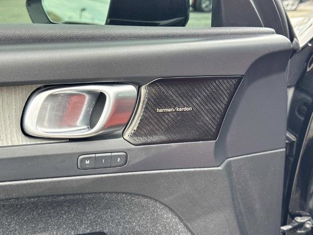 Used 2021 Volvo XC40 T4 Inscription FWD image 19