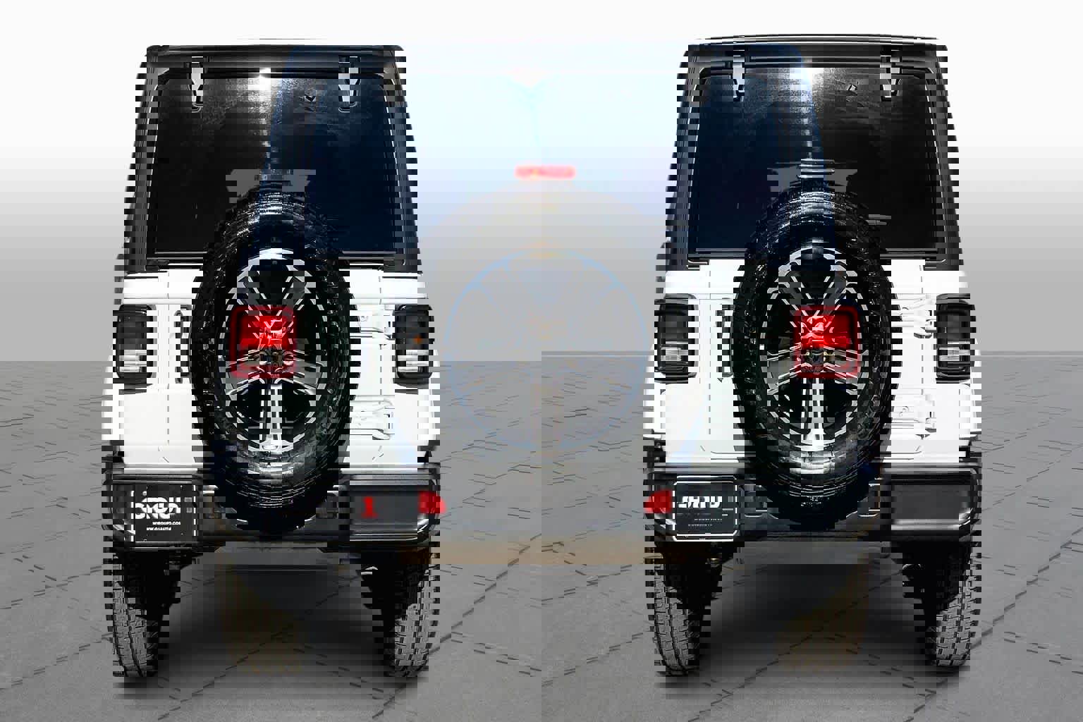 Used 2023 Jeep Wrangler Sahara image 4