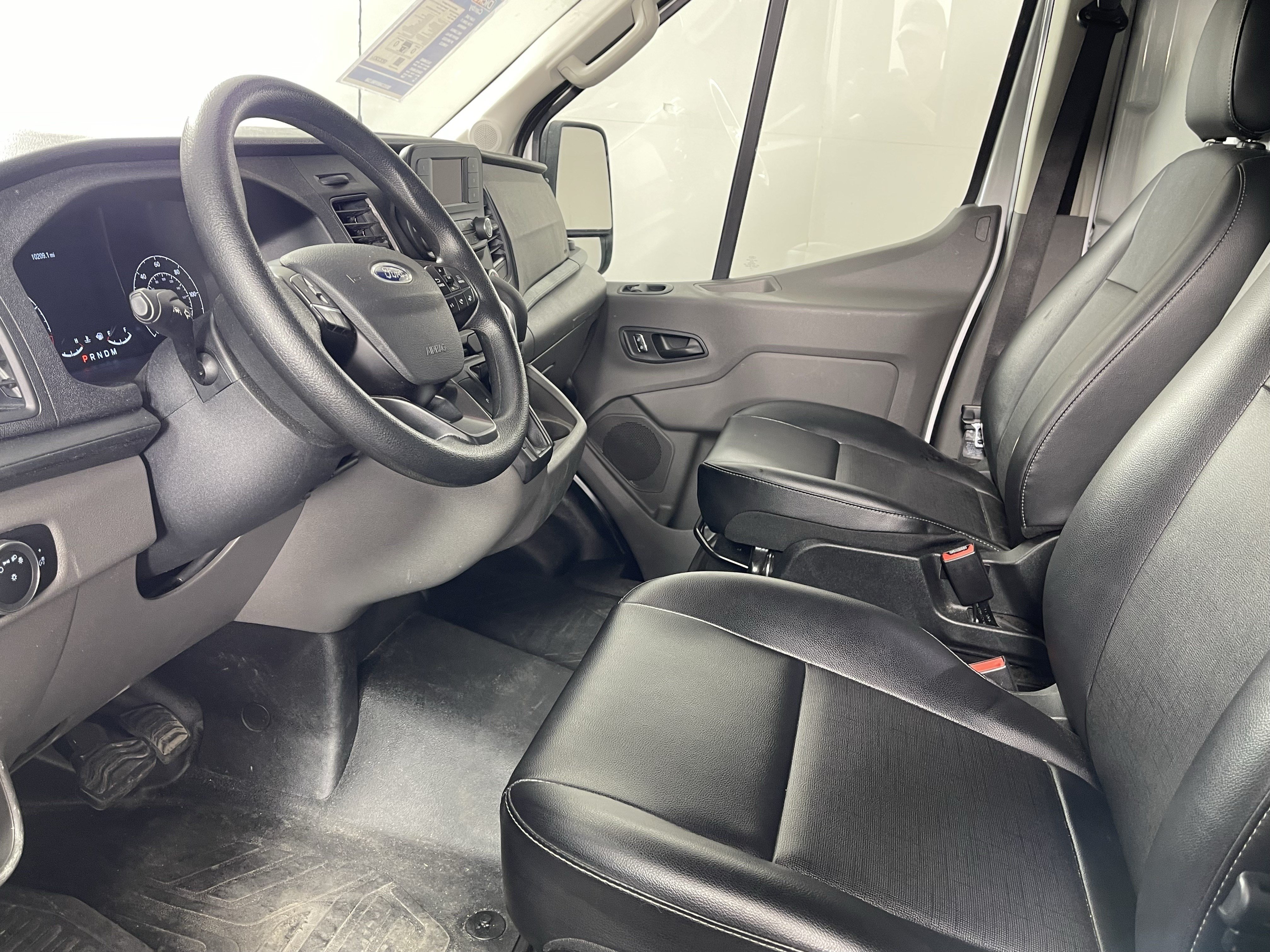Certified 2025 Ford Transit 250 148 High Roof RWD image 10