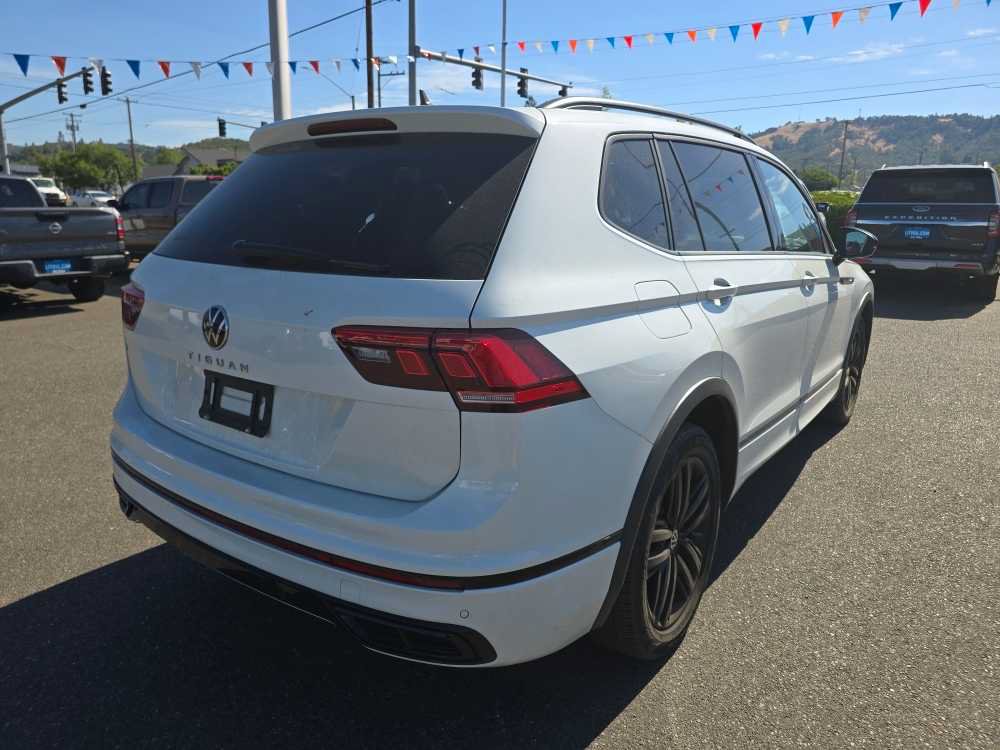 Used 2022 Volkswagen Tiguan SE R-Line FWD image 10