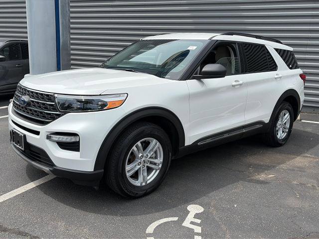 Certified 2023 Ford Explorer XLT w/ Equipment Group 202A AWD/4WD image 2