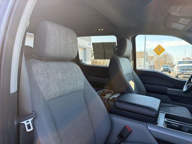 Certified 2022 Ford F150 XLT w/ Equipment Group 302A High image 38