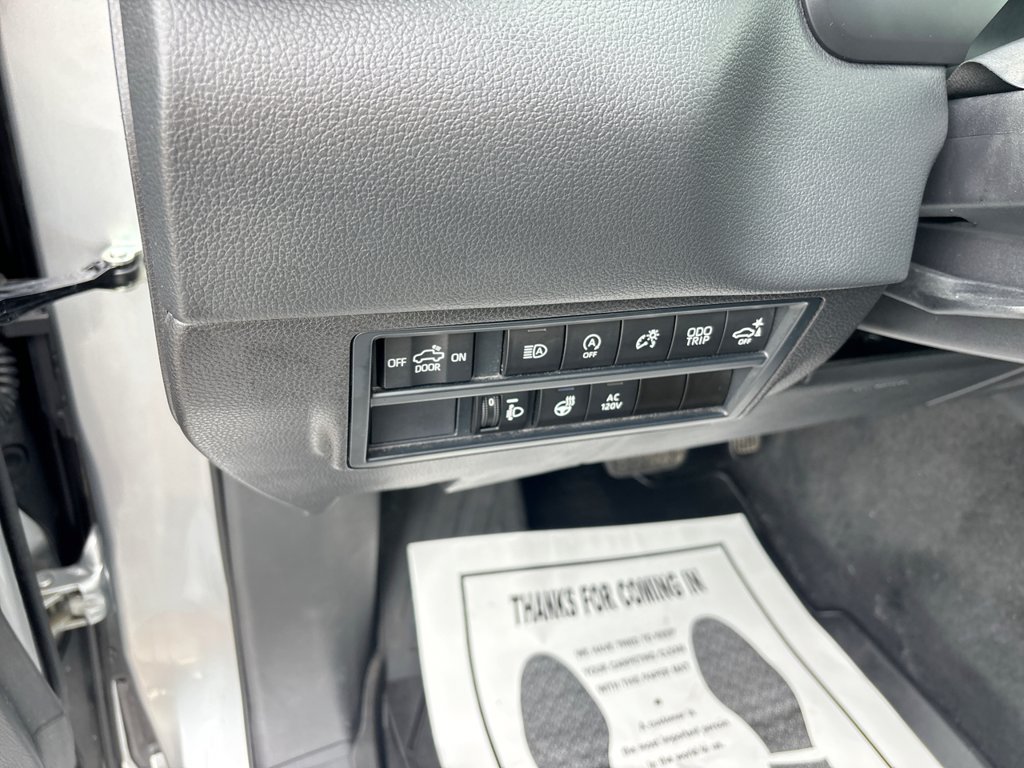Used 2024 Toyota Tundra Limited AWD/4WD image 30