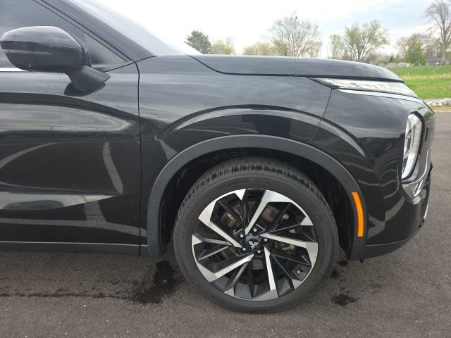 Used 2022 Mitsubishi Outlander SE AWD/4WD image 7