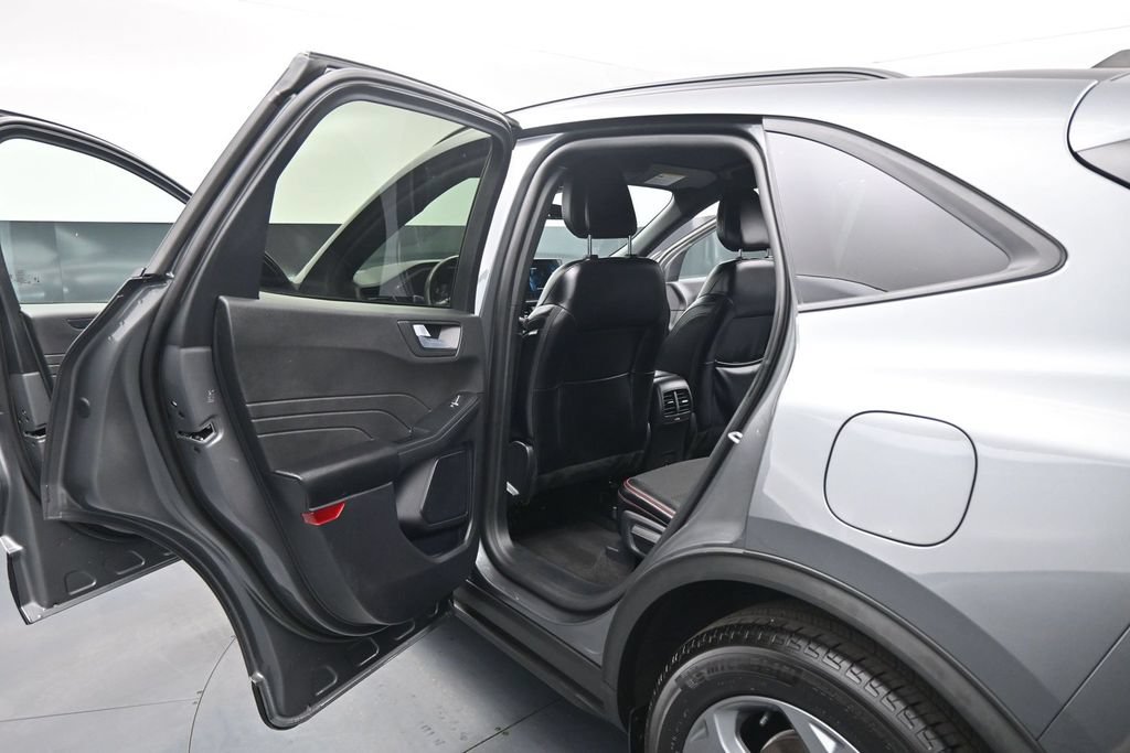 Certified 2025 Ford Escape ST-Line w/ Tech Pack #1 FWD image 15