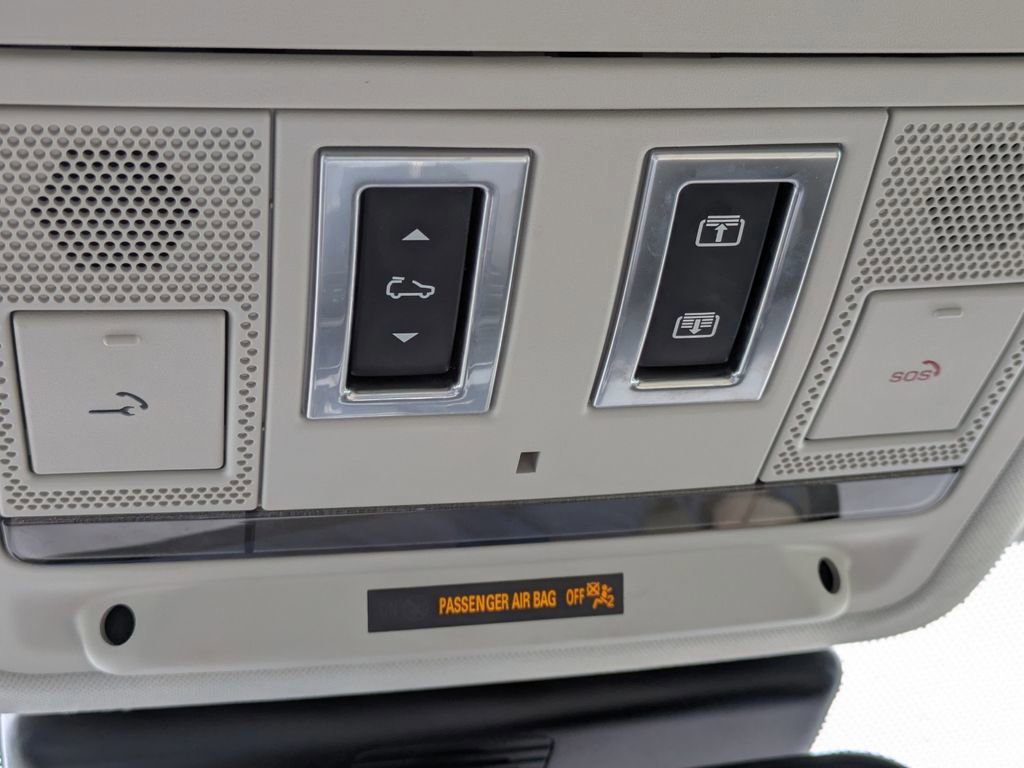 Used 2017 Jaguar F-PACE Prestige image 31