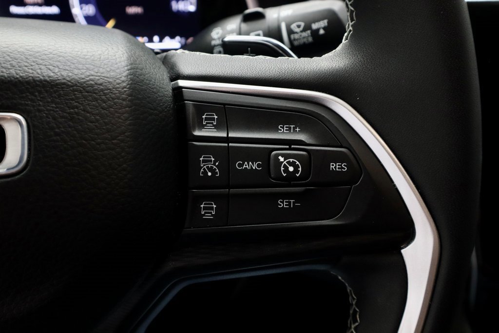 Used 2024 Jeep Grand Cherokee L Laredo image 30