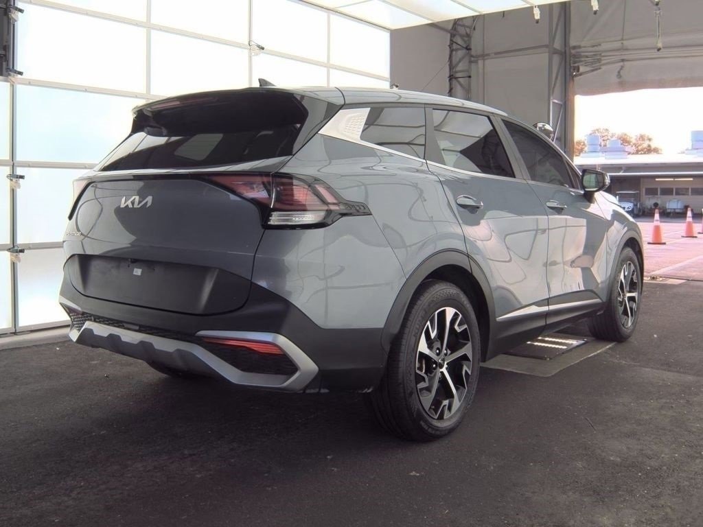 Used 2023 Kia Sportage EX image 2