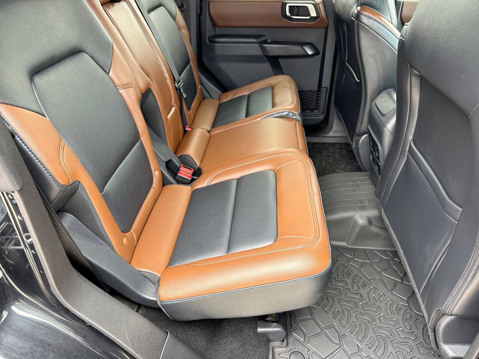 Certified 2024 Ford Bronco Outer Banks w/ Sasquatch Package AWD/4WD image 19