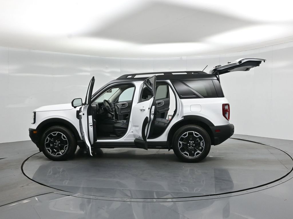 Certified 2025 Ford Bronco Sport Outer Banks w/ Outer Banks Tech Package+ AWD/4WD image 37
