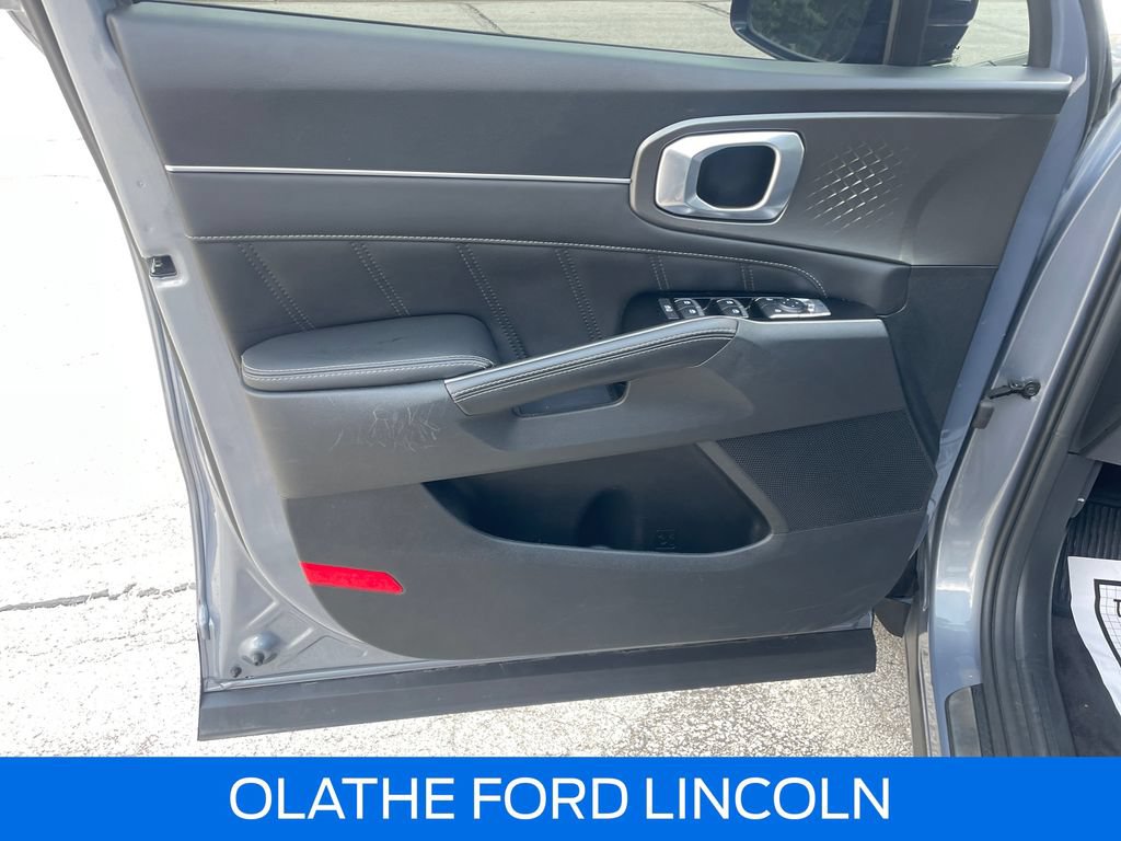 Used 2023 Kia Sorento SX AWD/4WD image 15