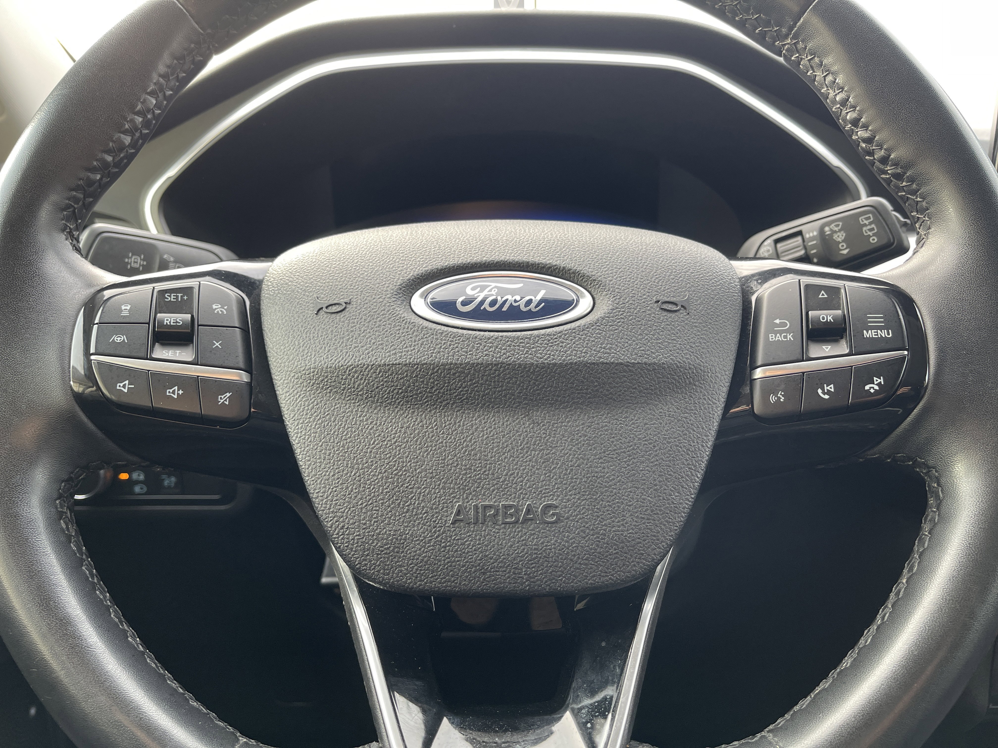 Certified 2022 Ford Escape Titanium image 16