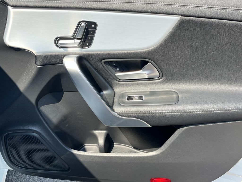 Used 2023 Mercedes-Benz CLA 250 image 28
