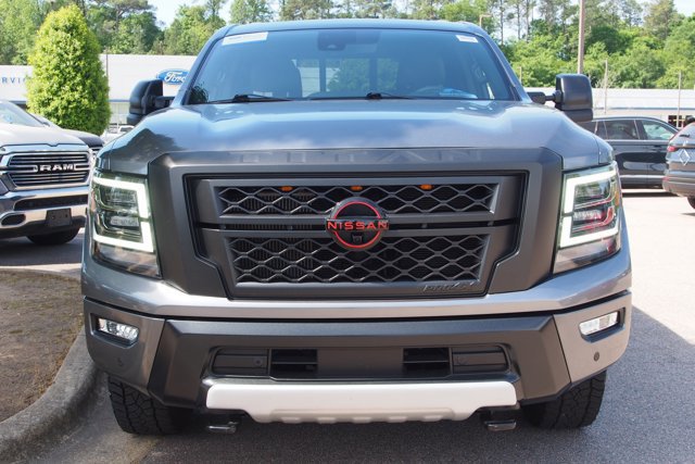 Used 2023 Nissan Titan PRO-4X w/ Pro-4x Convenience Package AWD/4WD image 8