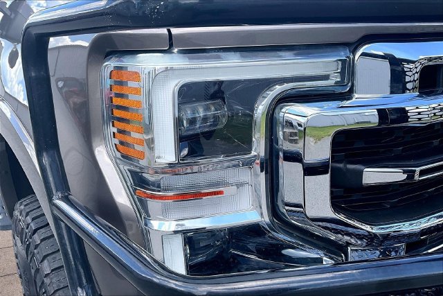 Certified 2022 Ford F350 Lariat w/ Tremor Off-Road Package AWD/4WD image 32
