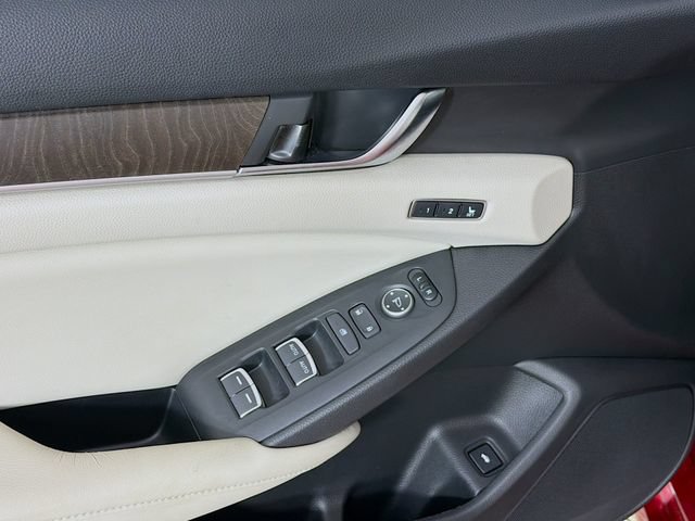 Used 2018 Honda Accord Touring image 21