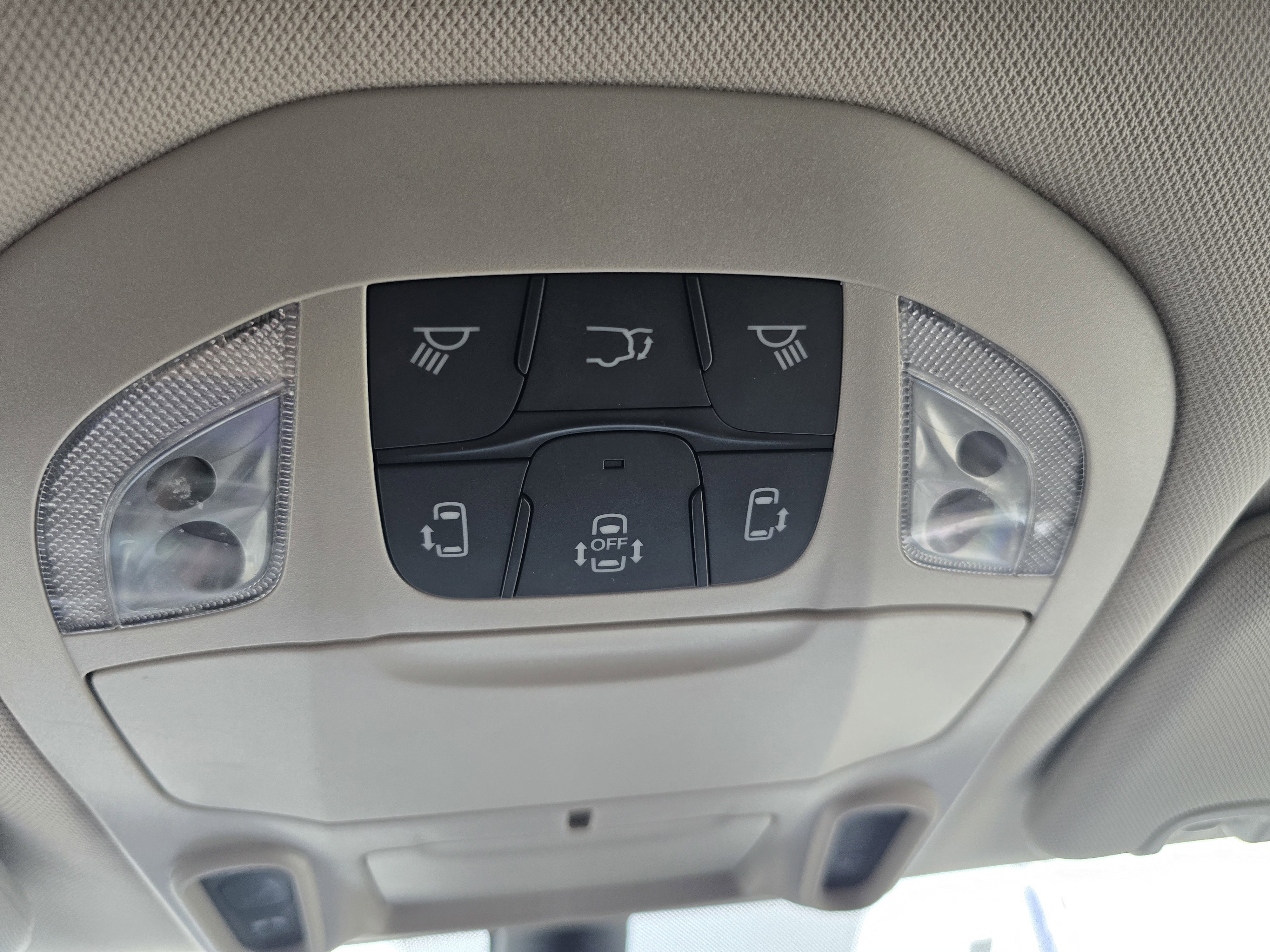Used 2023 Chrysler Pacifica Limited FWD image 37